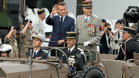 Adieu aux armes pour l’ancien chef d’état-major des armées, le général Thierry Burkhard