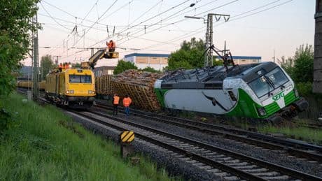 Nordhessen: Nach Güterzug-Unfall bei Borken bleibt Bahnstrecke gesperrt