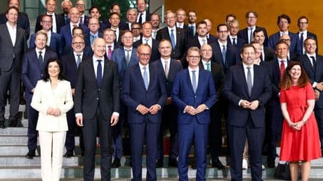 Wirtschaftspolitik: Konzerne wollen Milliarden investieren