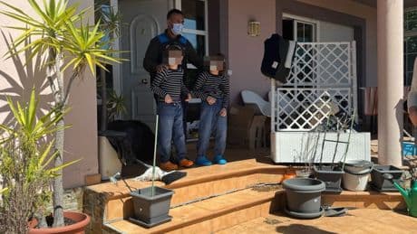 Eltern hatten sie 4 Jahre eingesperrt - Jetzt müssen die Kinder aus dem Horror-Haus ins Heim