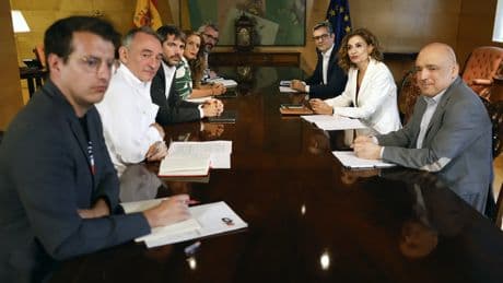 Montero ve &quot;sabotaje&quot; y señala por el último caos ferroviario a Ouigo, que se defiende: &quot;No ha estado en el origen de ninguna incidencia&quot;