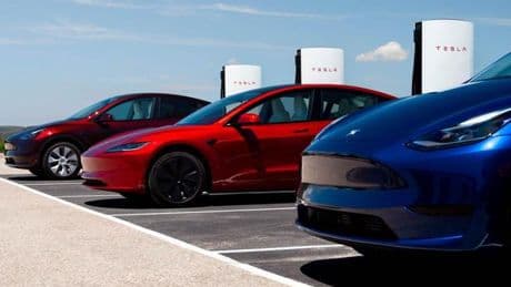 Auto elettriche obbligatorie per noleggi e flotte aziendali dal 2030, la proposta
