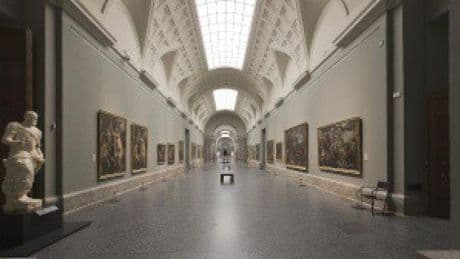 El Prado pinta su galería principal de azul para resaltar las obras de Tiziano y Rubens
