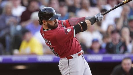 Eugenio Suarez homers in consecutive innings for Diamondbacks to reach 300 for his career
