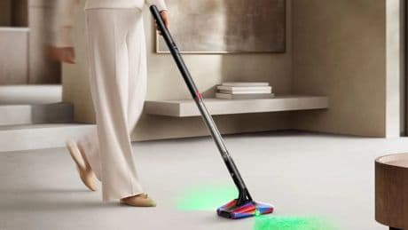 Dyson presenta la aspiradora más fina del mundo con tecnología antienredos: así es la nueva PencilVac