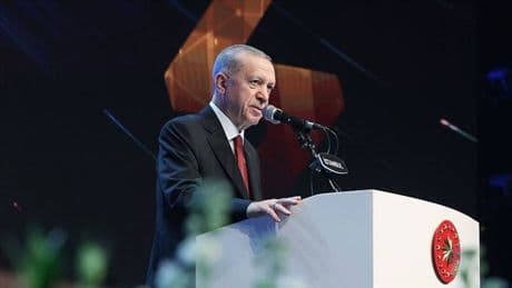 Ertuğrul Özkök: Bir karede 8 kadın 4 adam ve bir “tek adam” rejiminin sonu