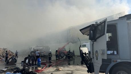 Adana'da geri dönüşüm tesisinde yangın