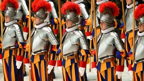 Les Gardes suisses, sentinelles chargées de la protection du pape depuis plus de 500 ans