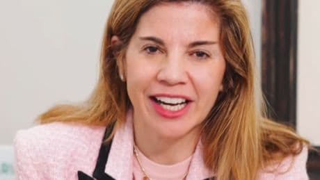 Marian Rojas Estapé, psiquiatra: ''El verano es una oportunidad para hacer una puesta a punto emocional, para observar en qué punto estás y hacia dónde quieres ir''
