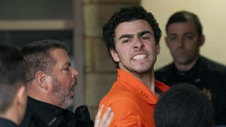 Mangione, acusado formalmente de asesinato, lo que abre la puerta a la pena de muerte