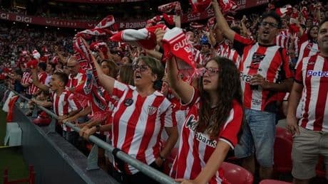 San Mamés también disfruta de la Aste Nagusia: espectacular entrada pese a jugarse a mediados de agosto