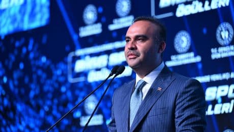 Bakan Kacır: Küresel spor teknolojileri pazarının büyüklüğü 26 milyar doları aştı