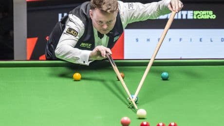 Shaun Murphy leads Daniel Wells in first round of World Championship