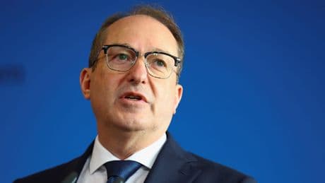 Besuch an der Grenze - Dobrindt: „Wir erhöhen die Zurückweisungen“