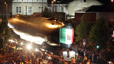 E all'alba il sottomarino "Toti" attraccò a Milano