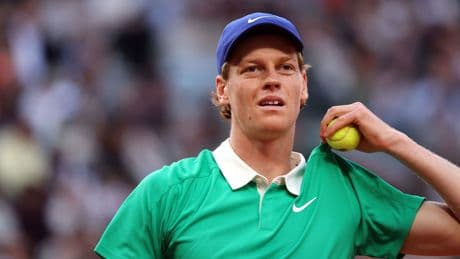 Jannik Sinner: por qué su padre no fue a verle a la final de Roland Garros y cómo conoció a la madre del tenista