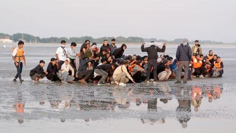 Home Office threaten asylum seekers with homelessness if they refuse hotel move