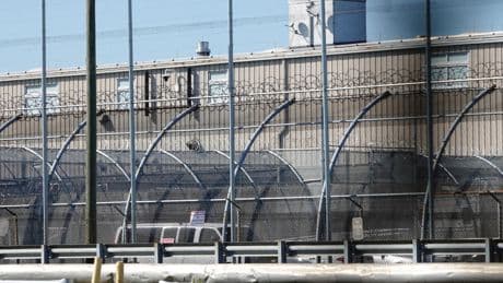 Louisiane : un employé pénitentiaire arrêté et cinq prisonniers repris après l’évasion spectaculaire