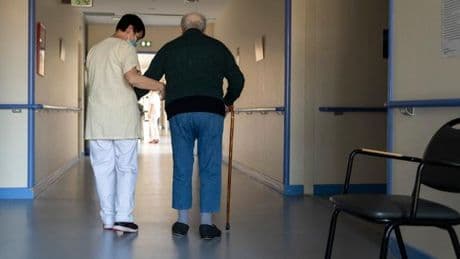 Dans les Ehpad Emeis, Arpavie et SOS Seniors, des soignants toujours en sous-effectif