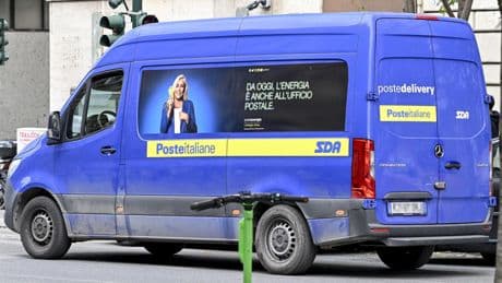 Oltre i due terzi degli italiani acquista online