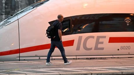 INSA-Umfrage zu Pünktlichkeit - Bummel-Bahn! Reisende fällen vernichtendes Urteil