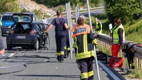 Unfälle: Zwei Senioren sterben bei Frontalcrash