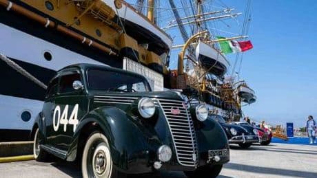 1000 Miglia 2025: tappa simbolica a Livorno tra auto storiche e Nave Vespucci
