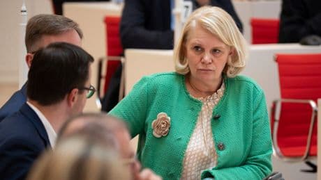 Größte Kritikerin von Brosius-Gersdorf - Uni prüft Doktorarbeit von CDU-Politikerin Ludwig