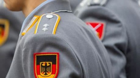 Bundeshaushalt: Lars Klingbeil plündert Kleiderkammer der Bundeswehr für Haushaltsmittel
