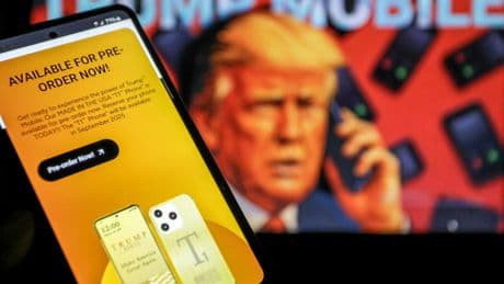 Avec son téléphone, Trump brouille encore un peu plus la frontière entre pouvoir et profit