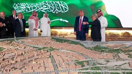 Avec la baisse des cours du brut, l’Arabie saoudite se tourne vers la dette pour poursuivre ses grands projets
