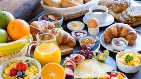 Es liegt am Frühstück - Daher kommt der morgendliche Gang zum Klo