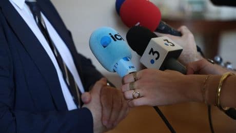 « La fusion de l’audiovisuel public ne doit pas faire émerger une BBC à la française »