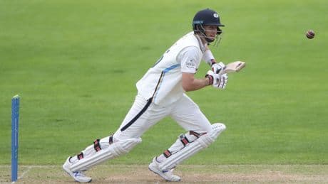 England stars stutter with the bat in County Championship action
