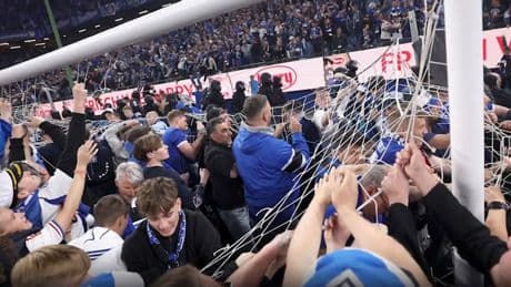 Warum jemand in Lebensgefahr schwebt - Die Wahrheit über den HSV-Platzsturm