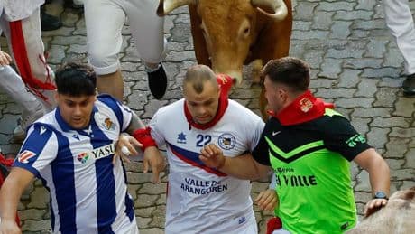 Encierro San Fermín 2025, en directo | Los toros de la ganadería Victoriano del Río protagonizan la cuarta carrera de los Sanfermines, este jueves 10 de julio