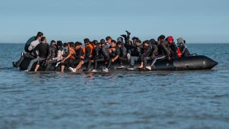 Chauffeurs, banquiers, tarifs… Dans les méandres d’une filière de passeurs de migrants