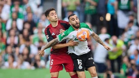 Racing y Mirandés empatan en un partidazo de Primera