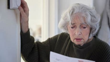 Slash £500 off your energy bill with expert's simple £5 heating trick