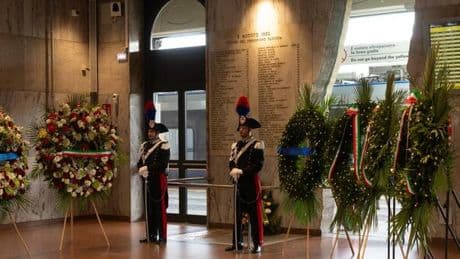 Mattarella su Bologna: «Una strage neofascista». Meloni: «Pagina buia, apriamo gli archivi»