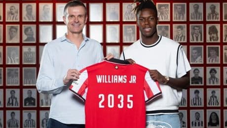 Nico Williams firma su renovación con el Athletic y piensa en la Champions: &quot;Que mejor que hacerlo con el club de mi vida&quot;