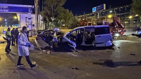 Katliam gibi kaza: Kafa kafaya çarpıştılar, 5 kişi feci şekilde can verdi