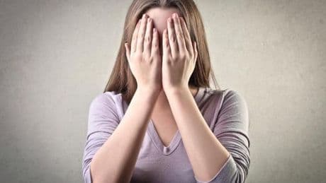 ¿Por qué algunas personas logran superar un trauma y otras no? Un estudio desvela las claves del miedo persistente