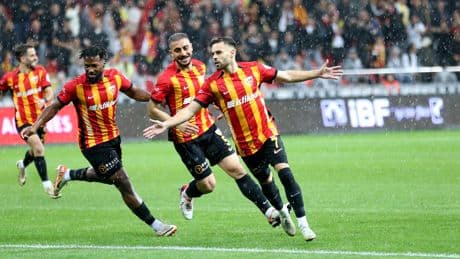 Kayserispor, Antalyaspor'u 3 golle devirerek yükselişini sürdürdü
