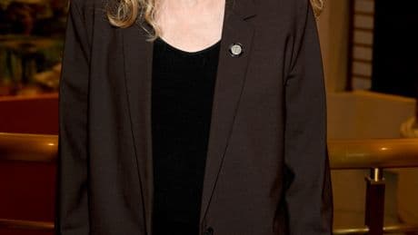 Mia Farrow recalls abruptly leaving ‘strange’ Joan Crawford’s apartment: ‘I was scared’