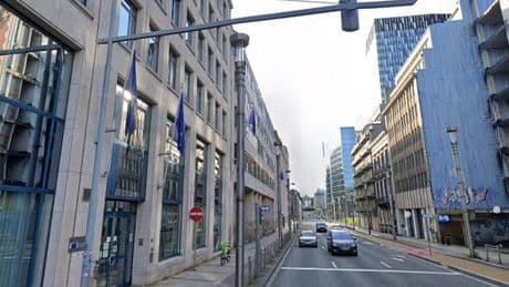 EU building evacuation LIVE: EU staff evacuated after 'suspicious luggage' reported