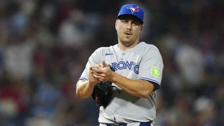 Blue Jays release Swanson after he clears waivers