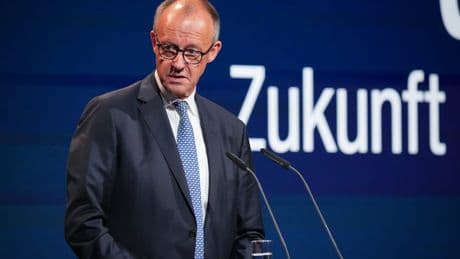 Bürokratie-Abbau - Seit heute prüft der Kanzler die Vorschläge