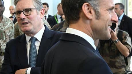 Francia y Reino Unido avanzan en el "paraguas nuclear" para Europa ante Putin: juntos suman 500 cabezas nucleares