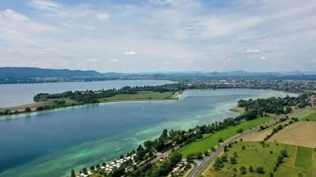 Notfälle: Katamaran kentert auf Bodensee - Männer gerettet